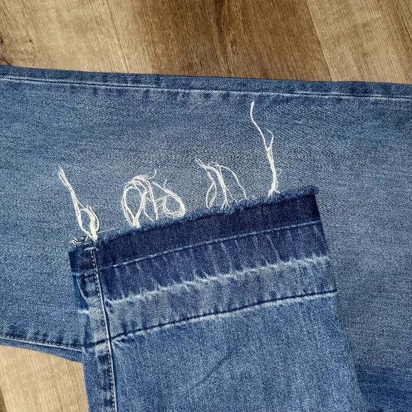 DKNY Straight High-Rise Jeans Model ‘Kent’ - Picture 9 of 15